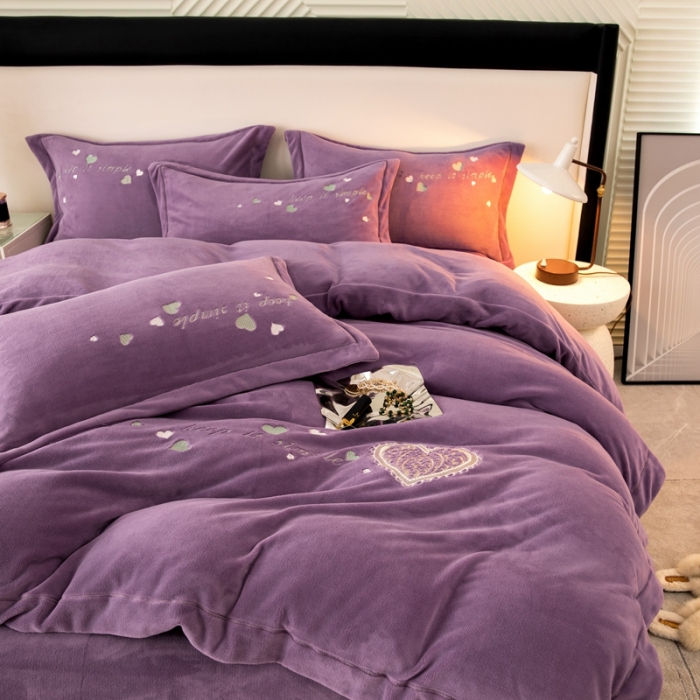 91家纺网 家纺一手货源 找家纺 绒博士新款牛奶绒刺绣压线款四件套-温暖爱心 温暖爱心-香芋紫