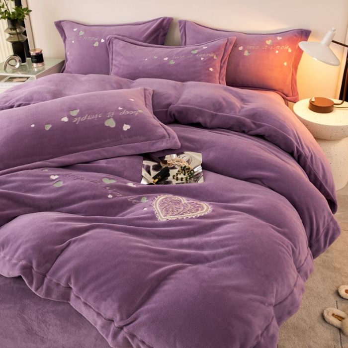 91家纺网 家纺一手货源 找家纺 绒博士新款牛奶绒刺绣压线款四件套-温暖爱心 温暖爱心-香芋紫