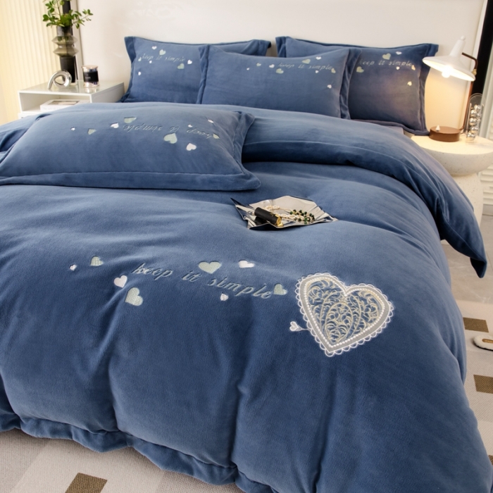91家纺网 家纺一手货源 找家纺 绒博士新款牛奶绒刺绣压线款四件套-温暖爱心 温暖爱心-幽蓝