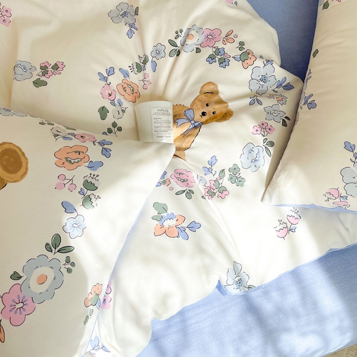 91家纺网 家纺一手货源 找家纺 感遇2022新款纯棉印花四件套 花环小熊