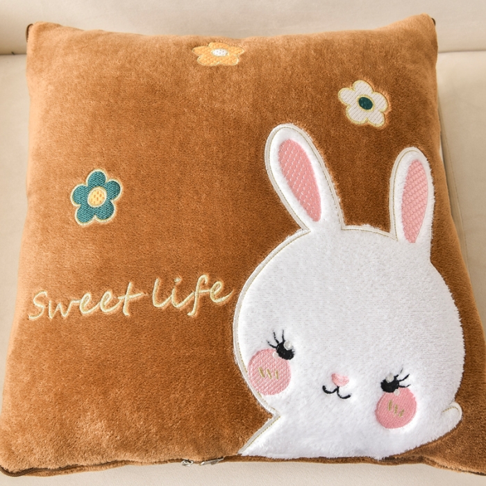 91家纺网 家纺一手货源 找家纺 阳光依佰2022新款牛奶绒多功能抱枕被系列-萌小兔 卡其