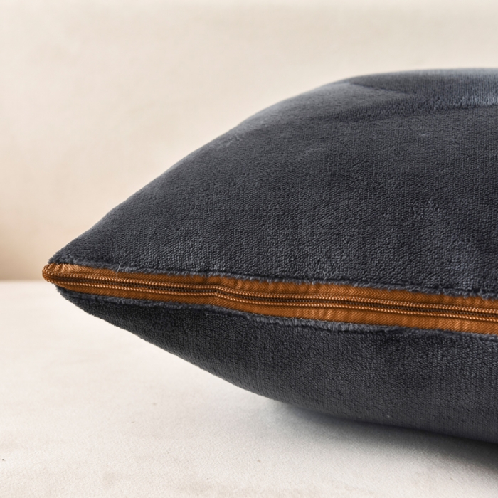 91家纺网 家纺一手货源 找家纺 阳光依佰2022新款牛奶绒多功能抱枕被系列-萌小兔 深灰