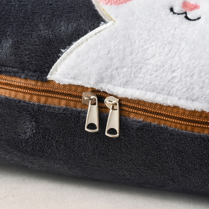 91家纺网 家纺一手货源 找家纺 阳光依佰2022新款牛奶绒多功能抱枕被系列-萌小兔 深灰