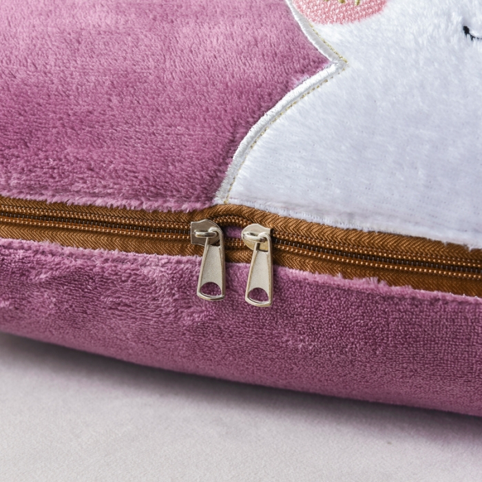 91家纺网 家纺一手货源 找家纺 阳光依佰2022新款牛奶绒多功能抱枕被系列-萌小兔 紫色