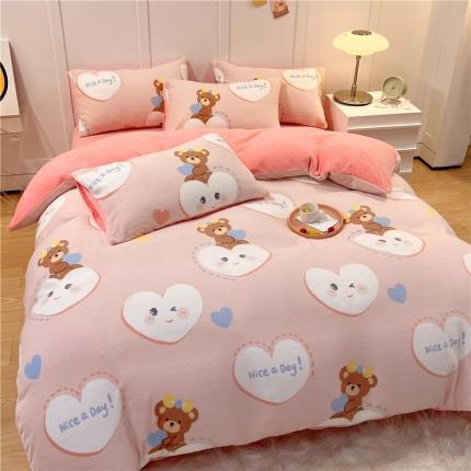 91家纺网 家纺一手货源 找家纺 孩子王2023冬季加厚牛奶绒水晶绒珊瑚绒印花系列单被套 爱心熊