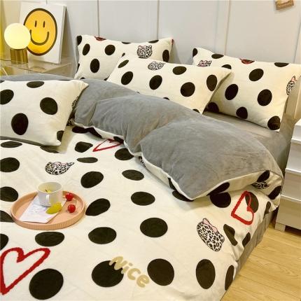 孩子王新款冬季加厚牛奶绒水晶绒珊瑚绒印花系列四件套 爱心波点