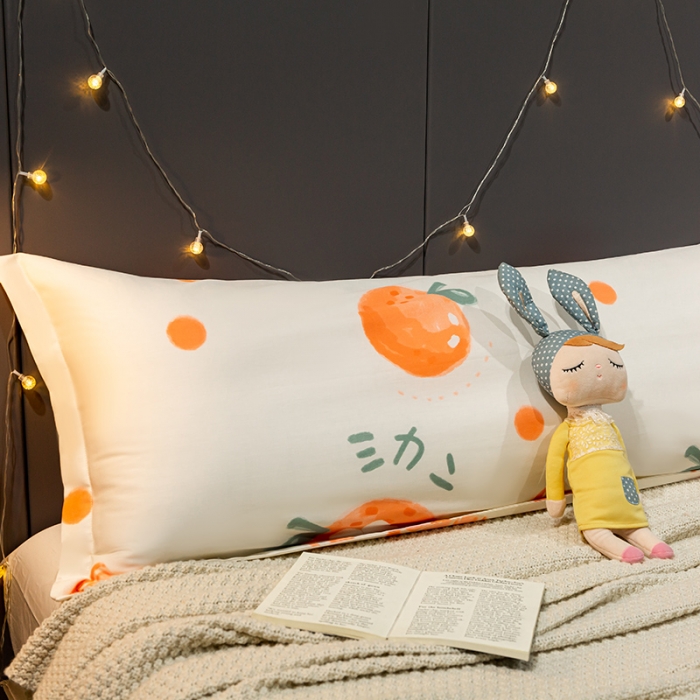 91家纺网 家纺一手货源 找家纺 简宜家居 2022新款长枕套双人长枕+枕芯全棉枕套 橘子兔