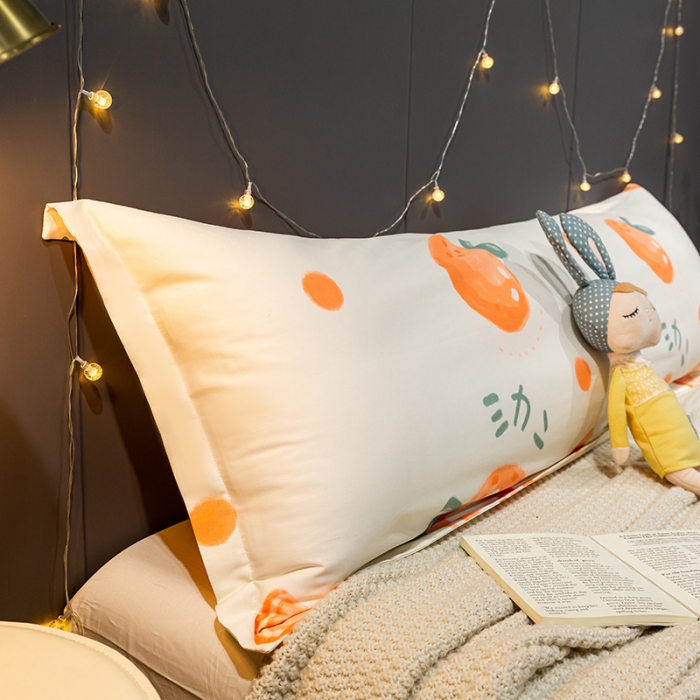 91家纺网 家纺一手货源 找家纺 简宜家居 2022新款长枕套双人长枕+枕芯全棉枕套 橘子兔