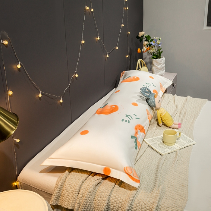 91家纺网 家纺一手货源 找家纺 简宜家居 2022新款长枕套双人长枕+枕芯全棉枕套 橘子兔