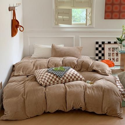 91家纺网 家纺一手货源 找家纺 （总）三朵 2022新款牛奶绒混搭四件套场景二