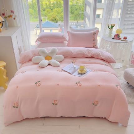 91家纺网 家纺一手货源 找家纺 珺柔 2022新款200克重牛奶绒毛巾绣四件套 茶花（粉）