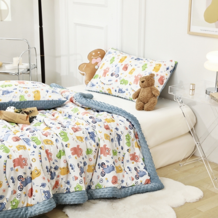 91家纺网 家纺一手货源 找家纺 星期八  2022新款全棉豆豆被春秋被-系列一 彩虹熊