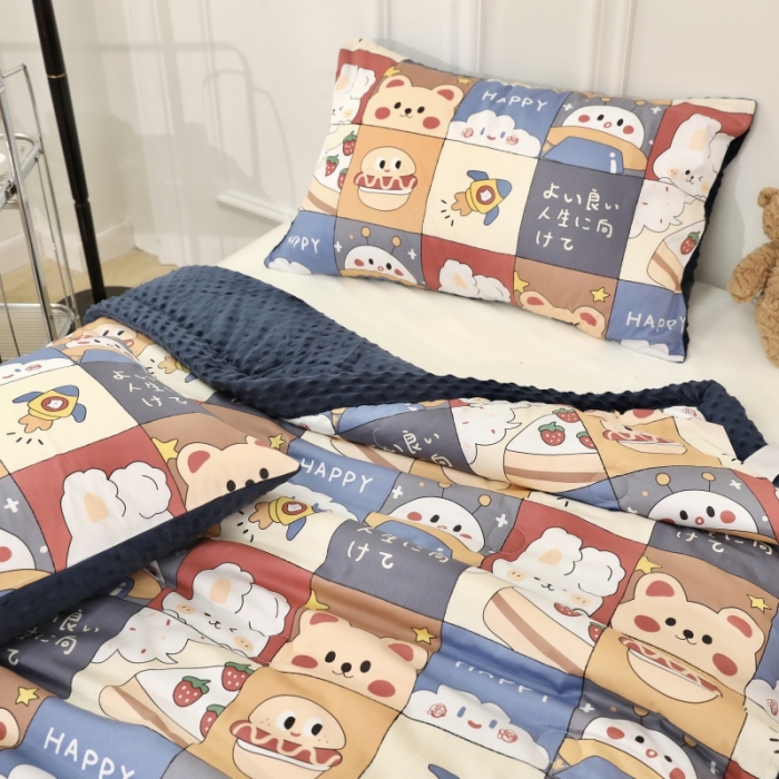 91家纺网 家纺一手货源 找家纺 星期八  2022新款全棉豆豆被春秋被-系列一 蛋糕熊