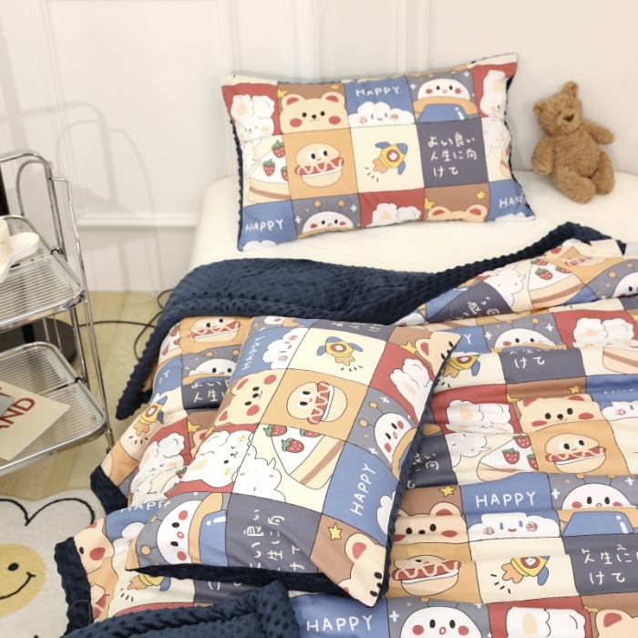 91家纺网 家纺一手货源 找家纺 星期八  2022新款全棉豆豆被春秋被-系列一 蛋糕熊