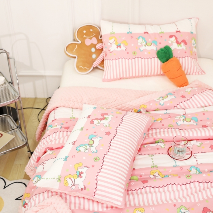 91家纺网 家纺一手货源 找家纺 星期八  2022新款全棉豆豆被春秋被-系列一 旋转木马