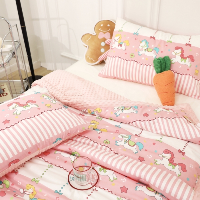 91家纺网 家纺一手货源 找家纺 星期八  2022新款全棉豆豆被春秋被-系列一 旋转木马