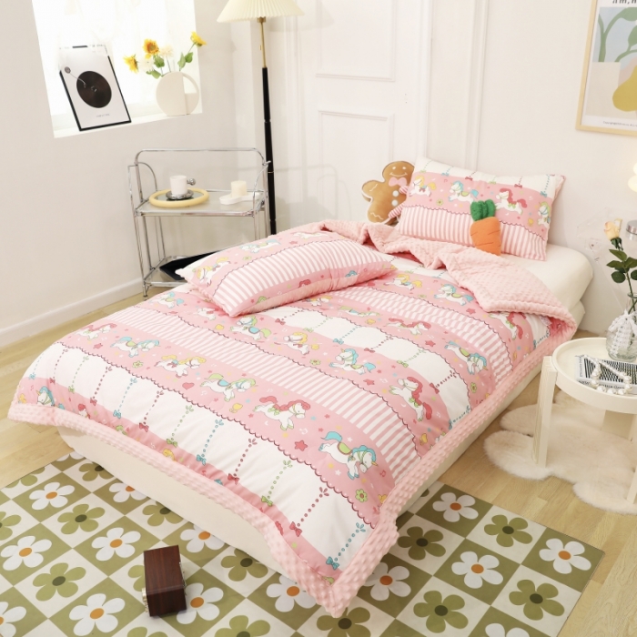 91家纺网 家纺一手货源 找家纺 星期八  2022新款全棉豆豆被春秋被-系列一 旋转木马