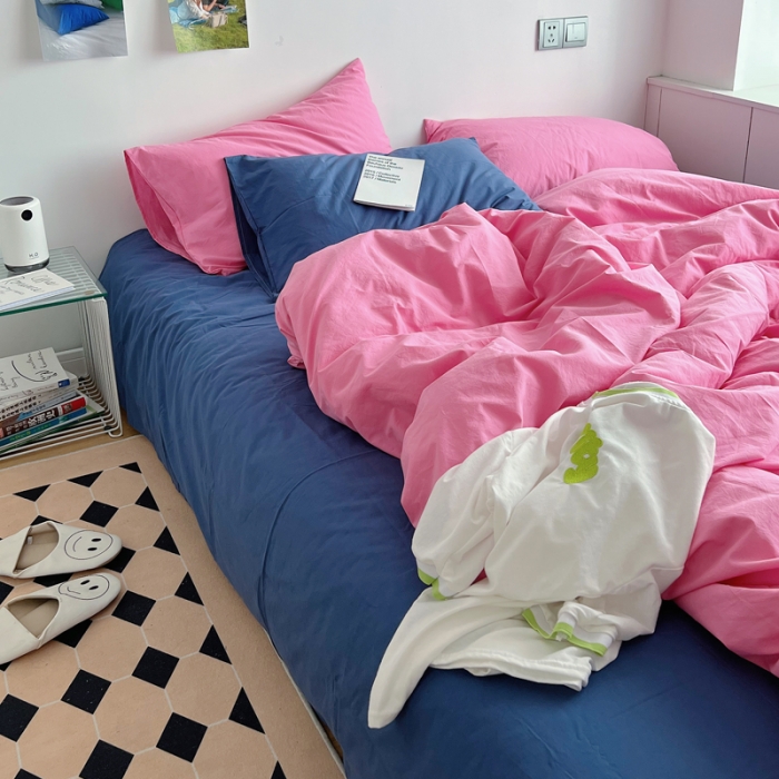 91家纺网 家纺一手货源 找家纺 艾沁  全棉水洗棉纯色混搭四件套 蔷薇粉+克莱因蓝（枕套一对克莱因蓝）