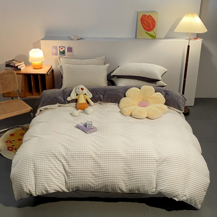 91家纺网 家纺一手货源 找家纺 (总) 慕澄 2024新款牛奶绒剪花简约款四件套