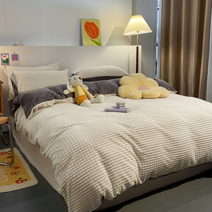 91家纺网 家纺一手货源 找家纺 (总) 慕澄 2024新款牛奶绒剪花简约款四件套