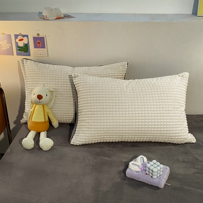 91家纺网 家纺一手货源 找家纺 (总) 慕澄 2024新款牛奶绒剪花简约款四件套