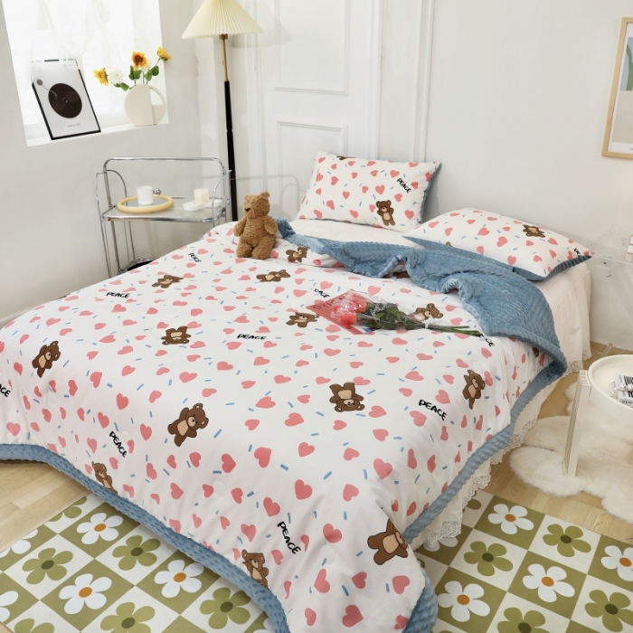 91家纺网 家纺一手货源 找家纺 星期八  2022新款全棉豆豆被春秋被-系列二 爱心熊