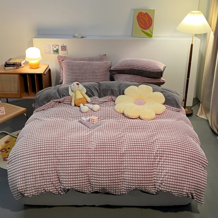 91家纺网 家纺一手货源 找家纺 慕澄 2024新款牛奶绒剪花简约款四件套 简约-红