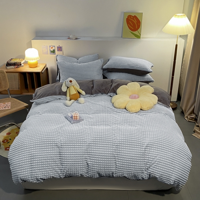 91家纺网 家纺一手货源 找家纺 慕澄 2024新款牛奶绒剪花简约款四件套 简约-蓝