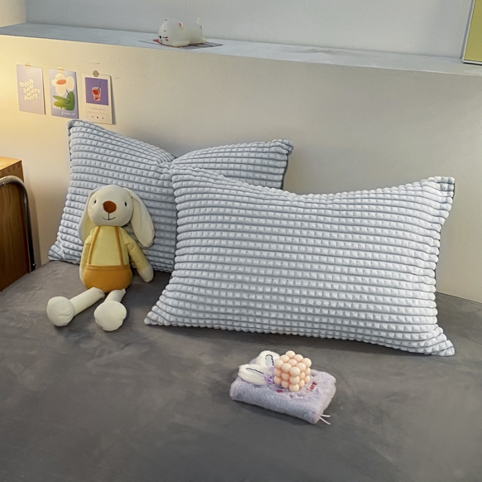 91家纺网 家纺一手货源 找家纺 慕澄 2024新款牛奶绒剪花简约款四件套 简约-蓝