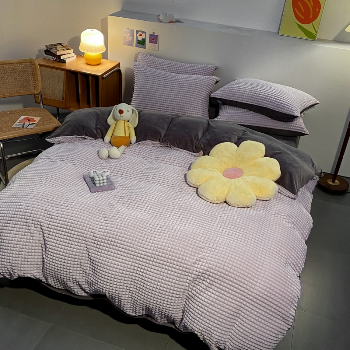 91家纺网 家纺一手货源 找家纺 慕澄 2024新款牛奶绒剪花简约款四件套 简约-紫