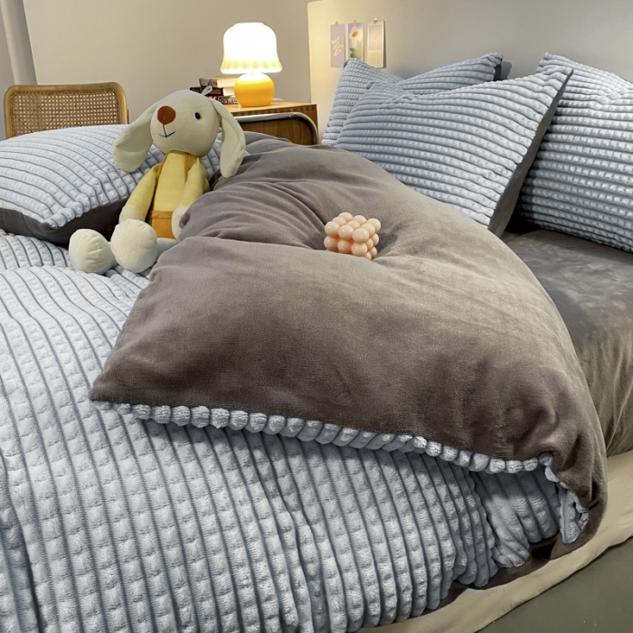 91家纺网 家纺一手货源 找家纺 慕澄 2024新款牛奶绒剪花简约款四件套 简约-蓝