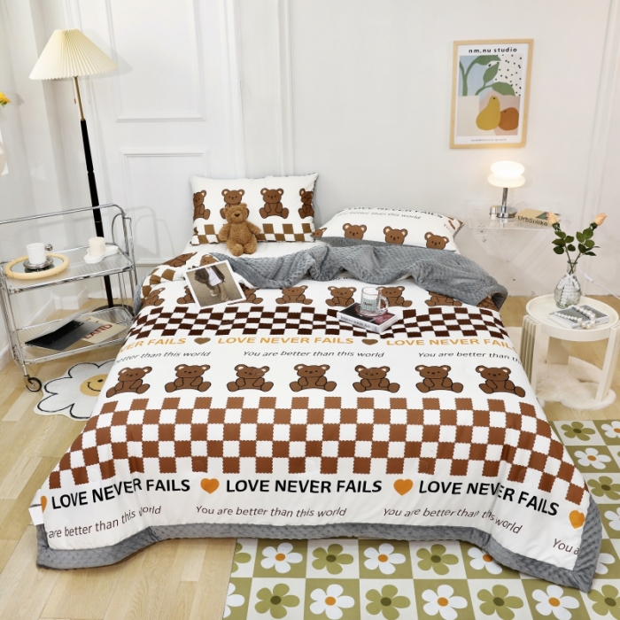 91家纺网 家纺一手货源 找家纺 星期八  2022新款全棉豆豆被春秋被-系列二 棋盘格熊