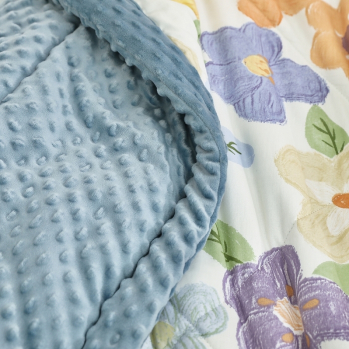 91家纺网 家纺一手货源 找家纺 星期八  2022新款全棉豆豆被春秋被-系列二 奶油花