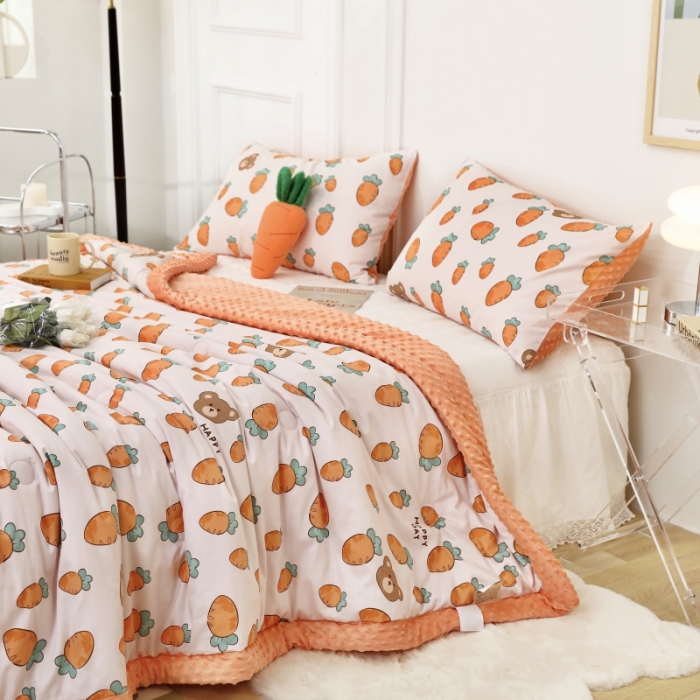 91家纺网 家纺一手货源 找家纺 星期八  2022新款全棉豆豆被春秋被-系列二 萝卜熊