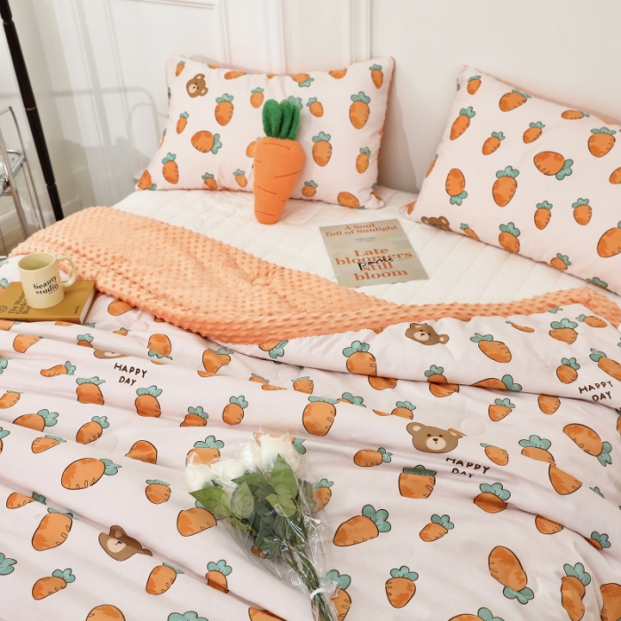 91家纺网 家纺一手货源 找家纺 星期八  2022新款全棉豆豆被春秋被-系列二 萝卜熊