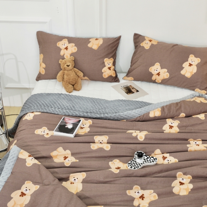 91家纺网 家纺一手货源 找家纺 星期八  2022新款全棉豆豆被春秋被-系列二 咖啡熊