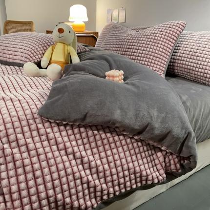 91家纺网 家纺一手货源 找家纺 慕澄 2024新款牛奶绒剪花简约款四件套 简约-红