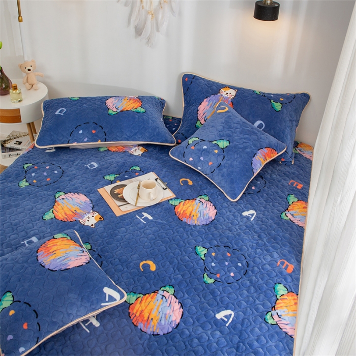 91家纺网 家纺一手货源 找家纺 美优兰 2025秋冬新款牛奶绒榻榻米垫床盖（可定制） 蓝猫精灵