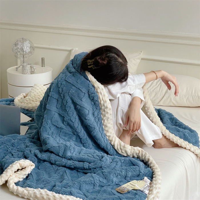 91家纺网 家纺一手货源 找家纺 梦享生活 2022新款豆豆绒毛毯 藏蓝