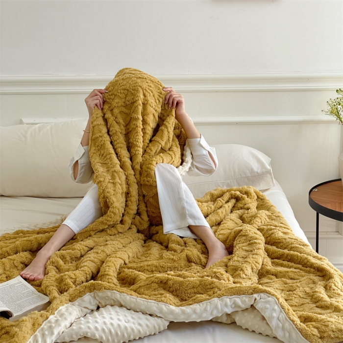 91家纺网 家纺一手货源 找家纺 梦享生活 2022新款豆豆绒毛毯 姜黄