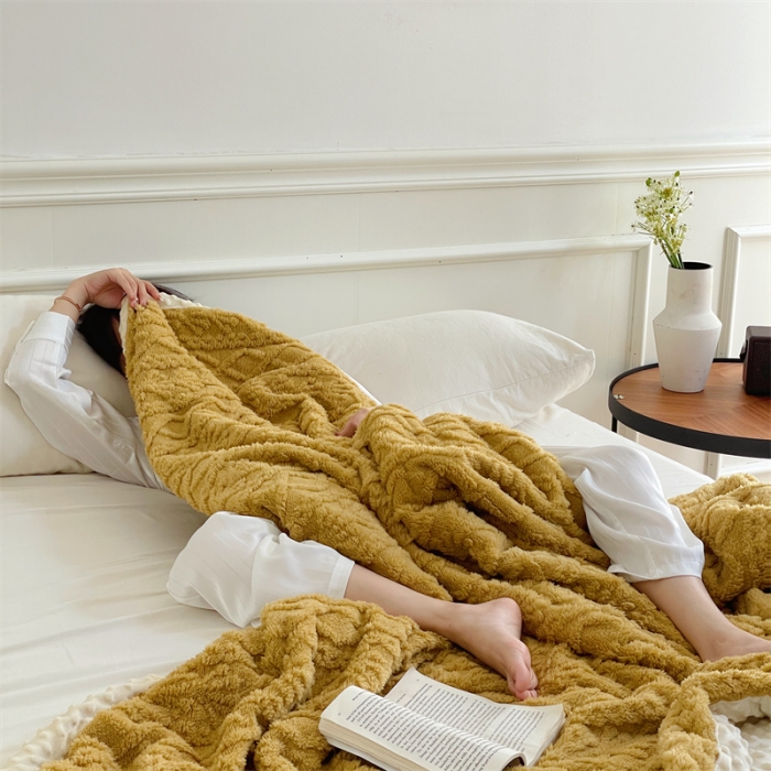 91家纺网 家纺一手货源 找家纺 梦享生活 2022新款豆豆绒毛毯 姜黄