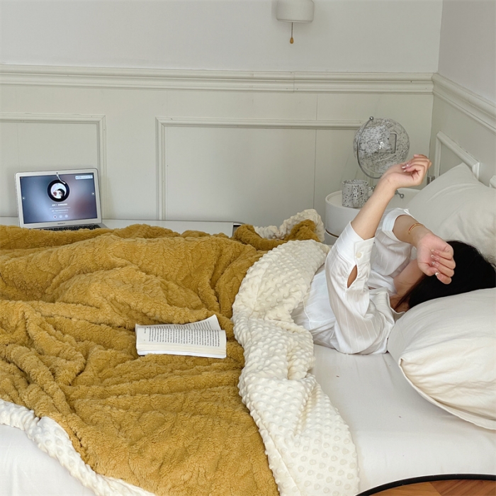 91家纺网 家纺一手货源 找家纺 梦享生活 2022新款豆豆绒毛毯 姜黄