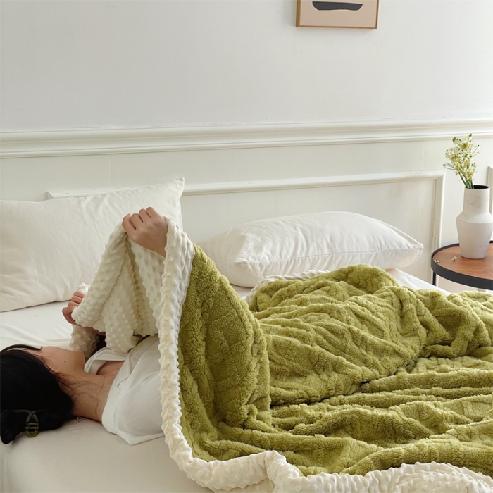 91家纺网 家纺一手货源 找家纺 梦享生活 2022新款豆豆绒毛毯 牛油果