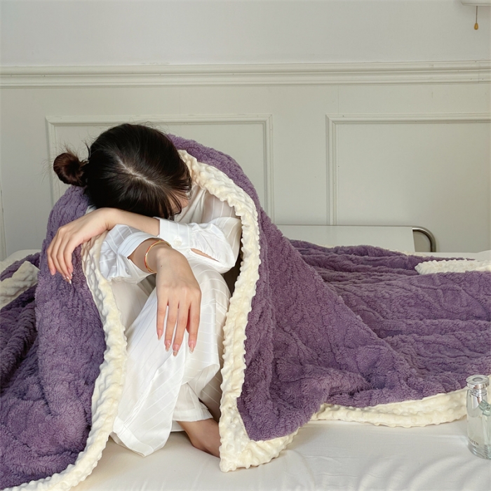 91家纺网 家纺一手货源 找家纺 梦享生活 2022新款豆豆绒毛毯 优雅紫