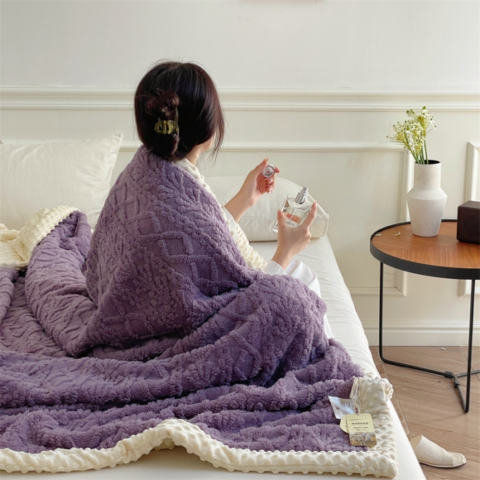 91家纺网 家纺一手货源 找家纺 梦享生活 2022新款豆豆绒毛毯 优雅紫