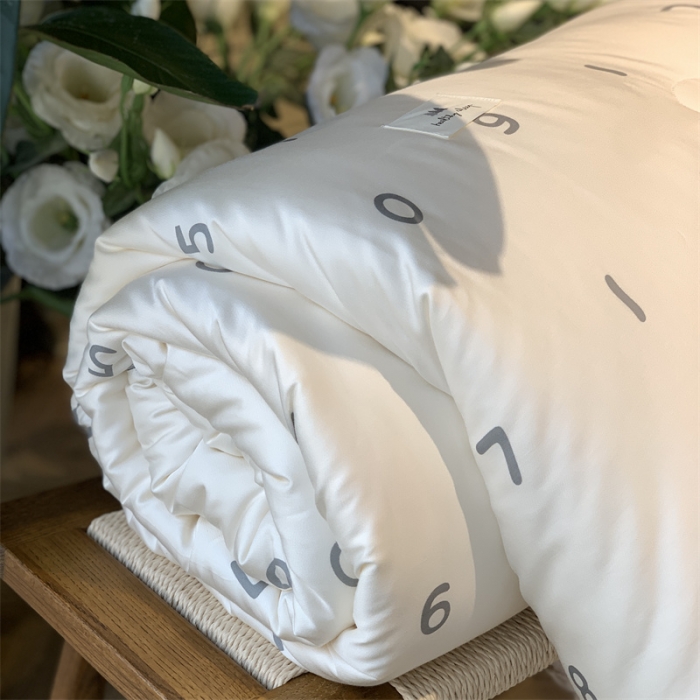 91家纺网 家纺一手货源 找家纺 汇庭 2022新品天丝棉四季被 小幸运