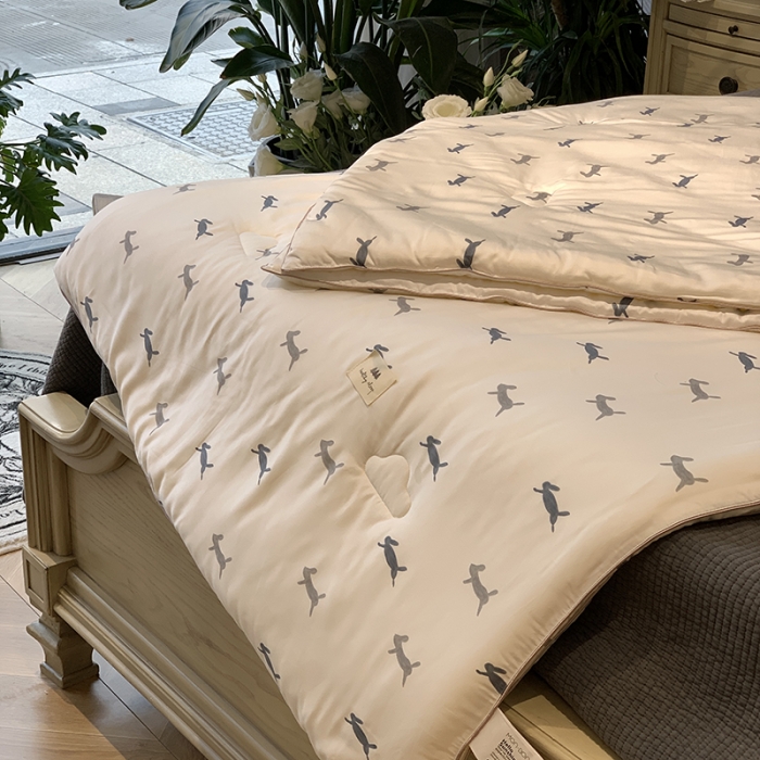 91家纺网 家纺一手货源 找家纺 汇庭 2022新品天丝棉四季被 飞兔