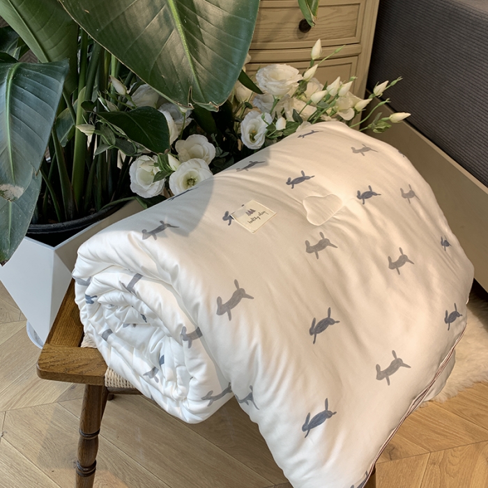 91家纺网 家纺一手货源 找家纺 汇庭 2022新品天丝棉四季被 飞兔