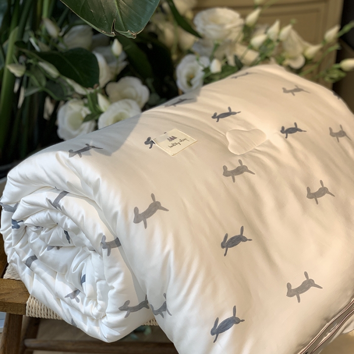 91家纺网 家纺一手货源 找家纺 汇庭 2022新品天丝棉四季被 飞兔