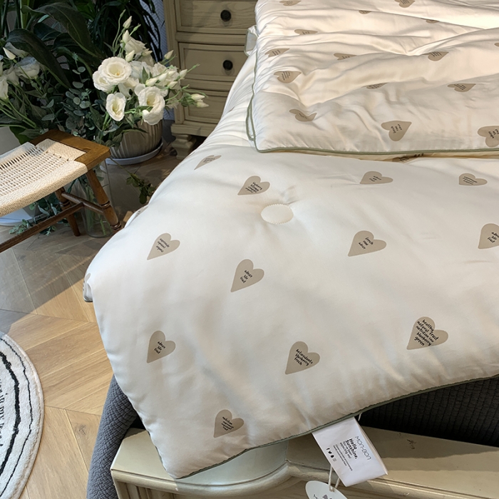 91家纺网 家纺一手货源 找家纺 汇庭 2022新品天丝棉四季被 摩卡爱心